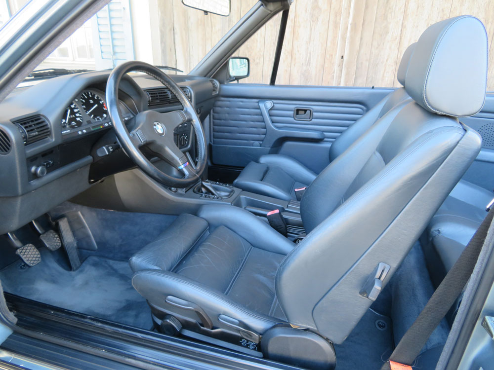 BMW 320i Cabriolet