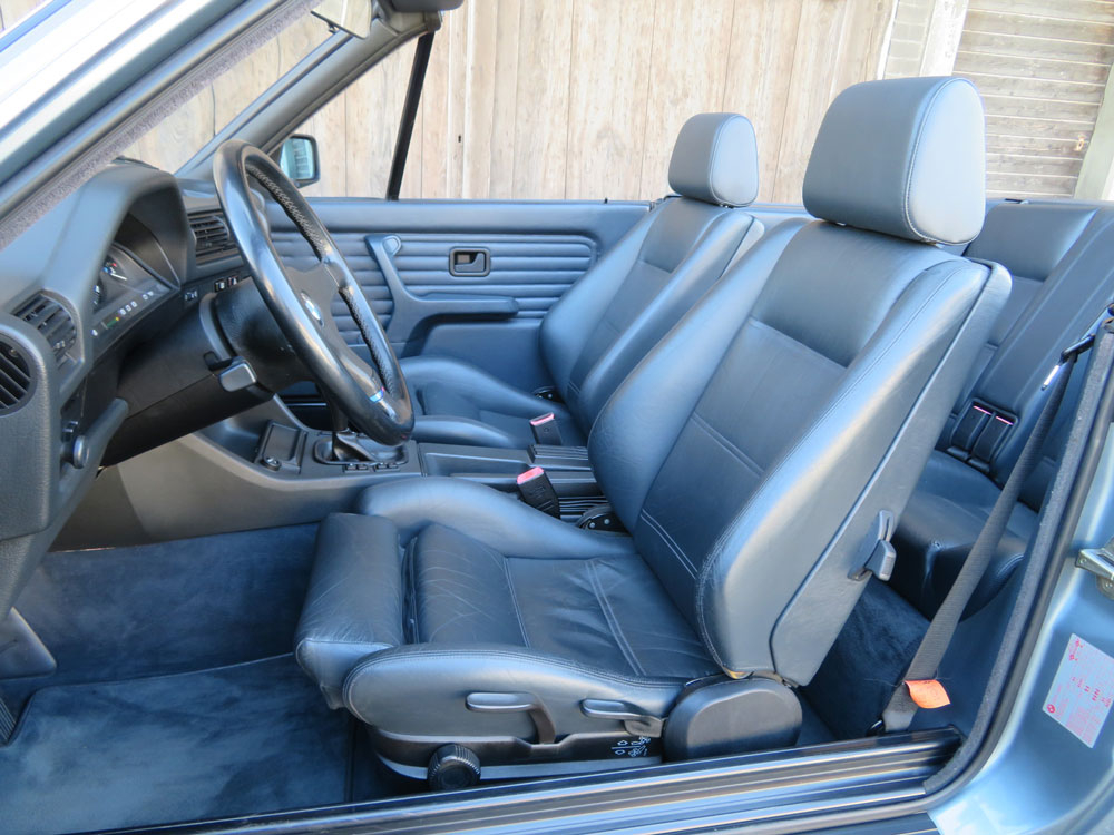 BMW 320i Cabriolet
