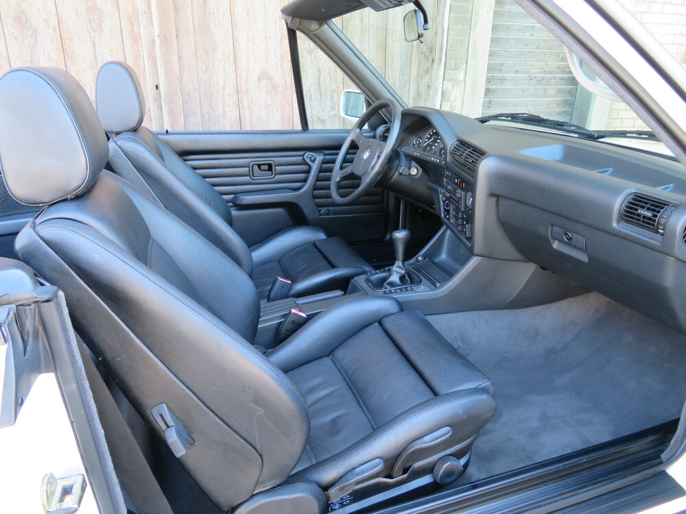 BMW 320i Cabriolet