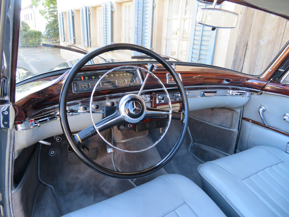 Mercedes-Benz 220 S Cabriolet